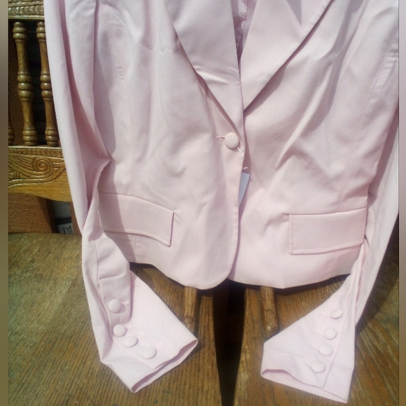 NWT! Elegant Pink Women's Blazer - Picture 4 of 9